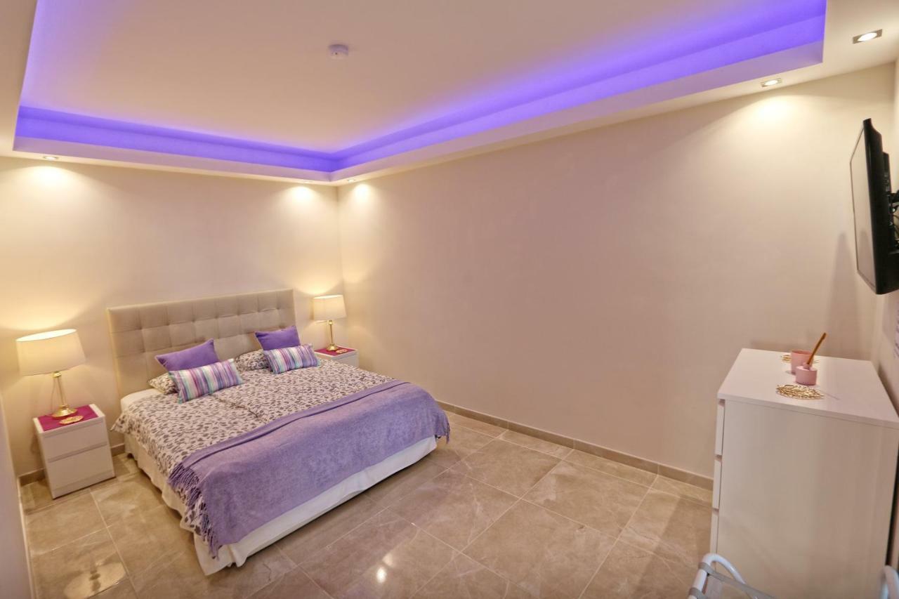 Beachfront Luxury Residence, Playas Del Duque, Puerto Banus, Marbella Eksteriør billede